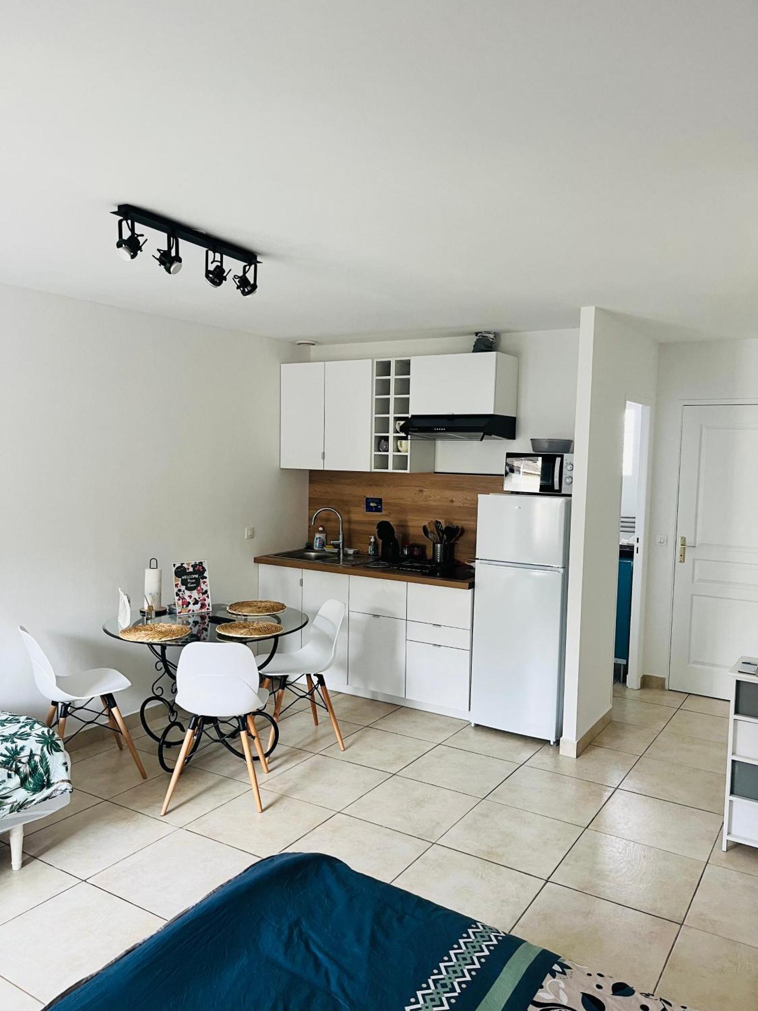 Le Chaleureux - Disneyland, Parking Gratuit Apartment Montry ภายนอก รูปภาพ